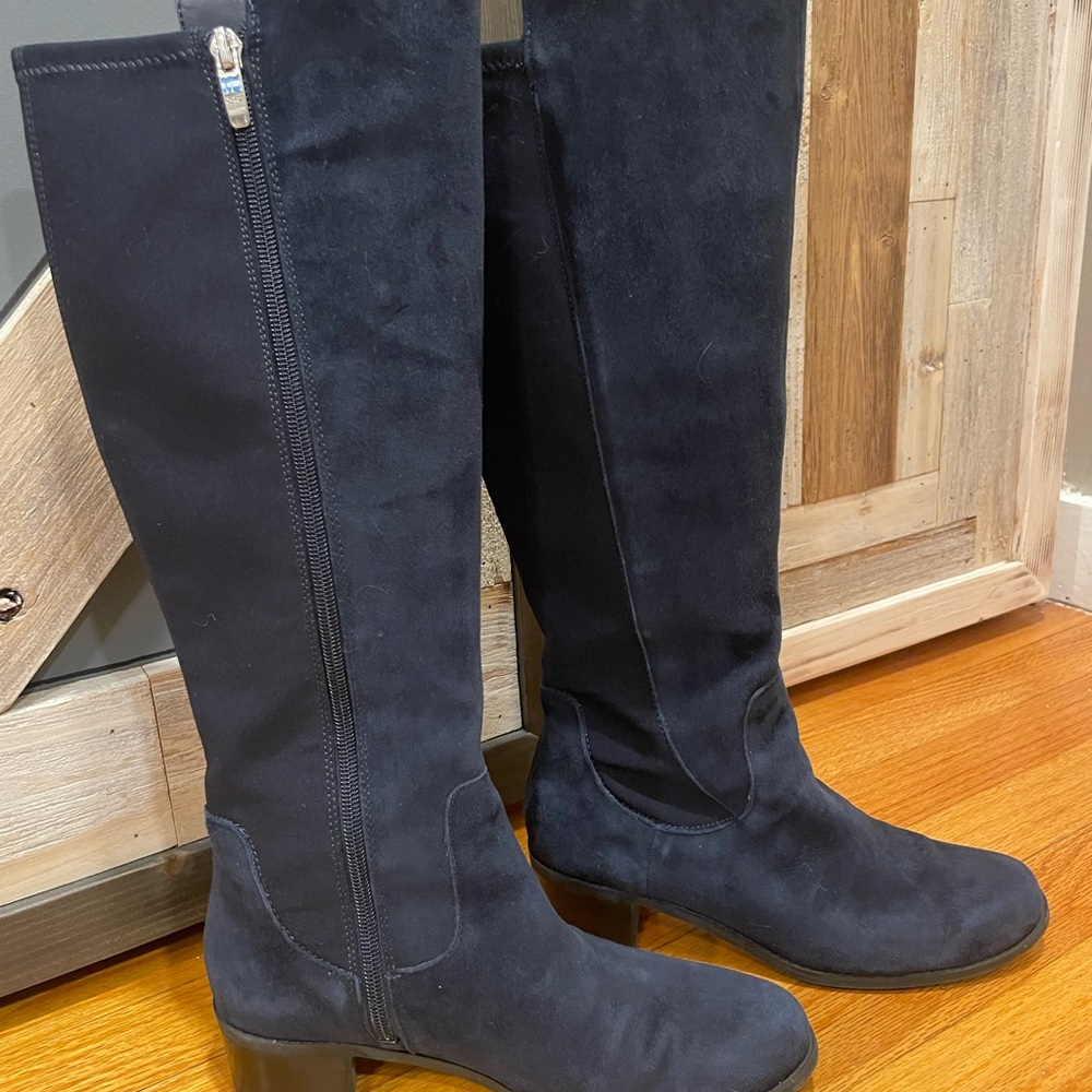 Elegant Navy Blue Suede Boots